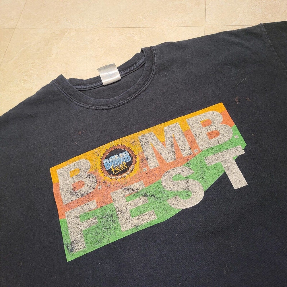 B.O.M.B. Fest 2011 Hartford Snoop Dogg Wiz Khalifa Concert Music XL Bomb T Shirt